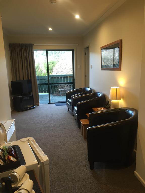 Lake Roxburgh Lodge Ngoại thất bức ảnh