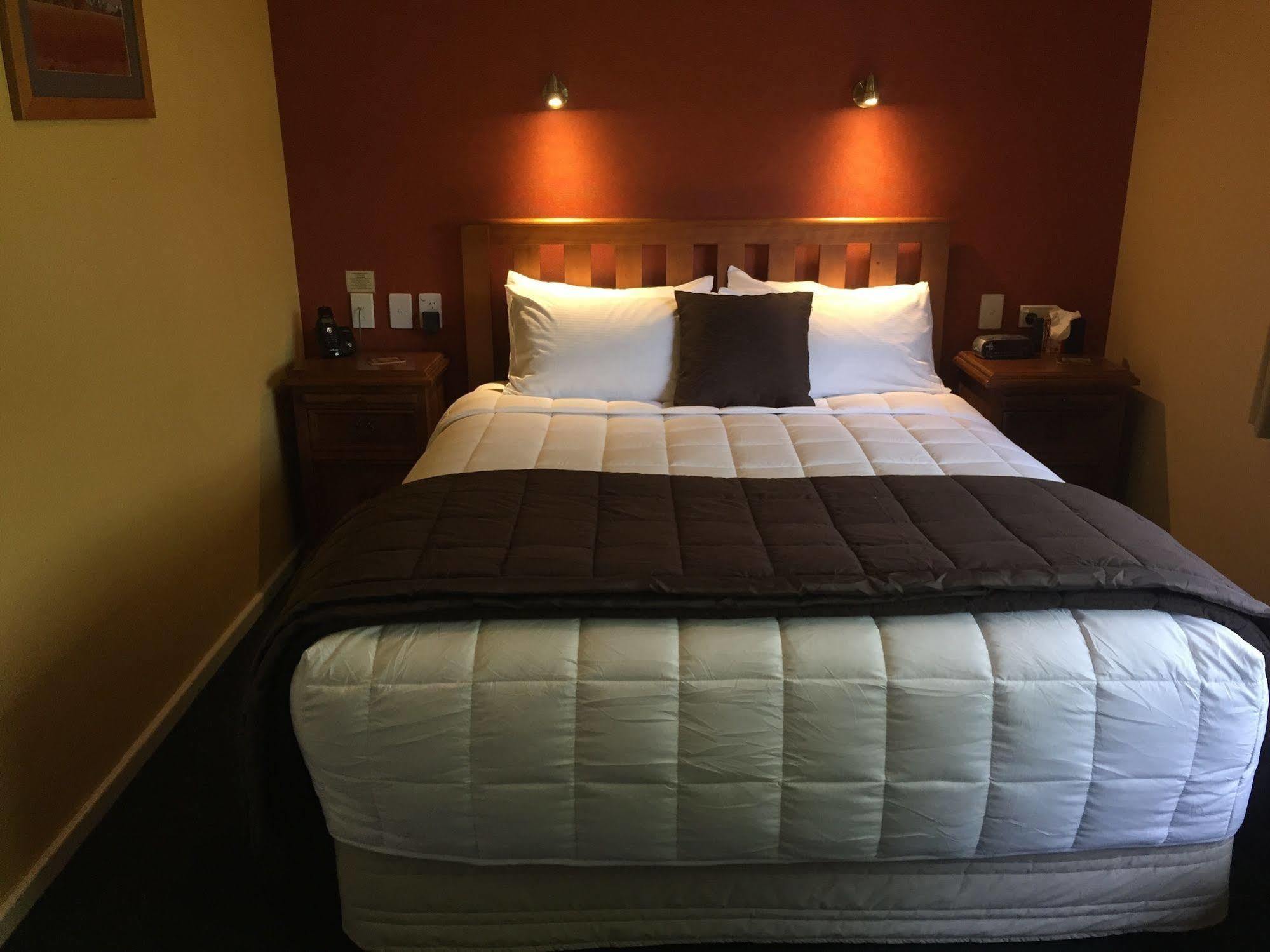 Lake Roxburgh Lodge Ngoại thất bức ảnh